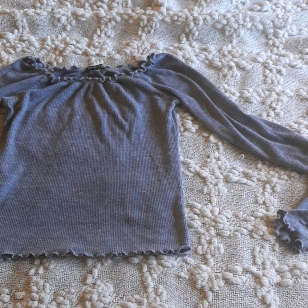 🎈3/$10 Brandy Melville off shoulder top